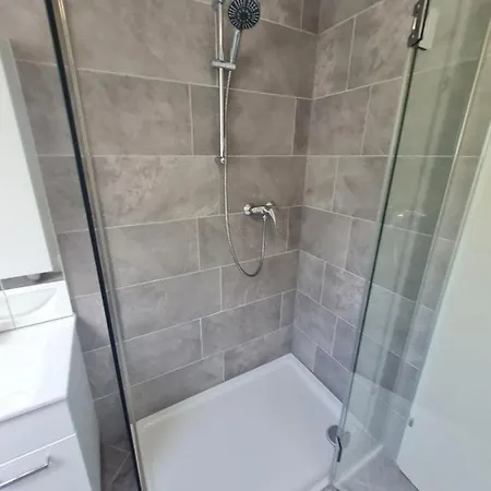 Aparts Lakeview -gerlitzen -ossiacher -ski Apartment *