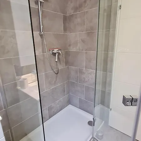 Aparts Lakeview -gerlitzen -ossiacher -ski Appartement