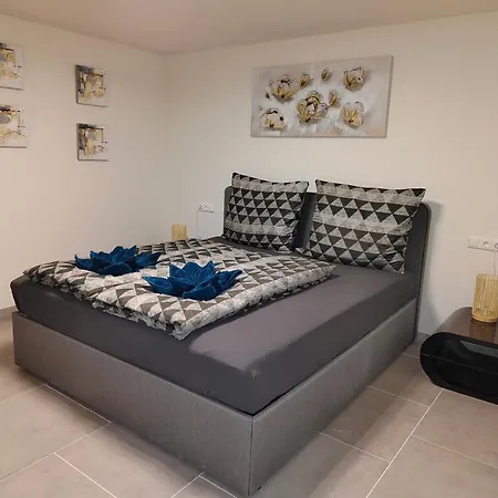 Lejlighed Aparts Lakeview -gerlitzen -ossiacher -ski